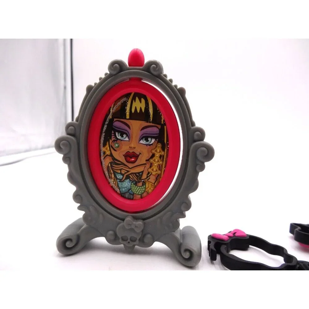 Monster High  MCDonalds Happy Meal Handbag/Purse Pendant Keychain Locket Fortune
